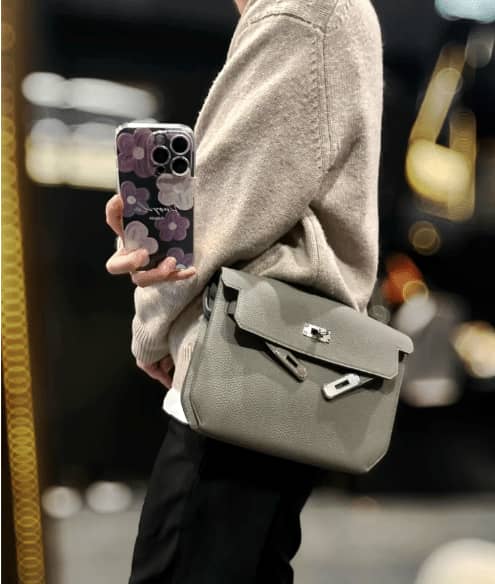 Replica Kelly Depeches 25 Pouch